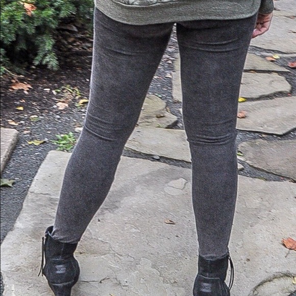 Moto Chic Leggings - Black - Picture 3 of 4